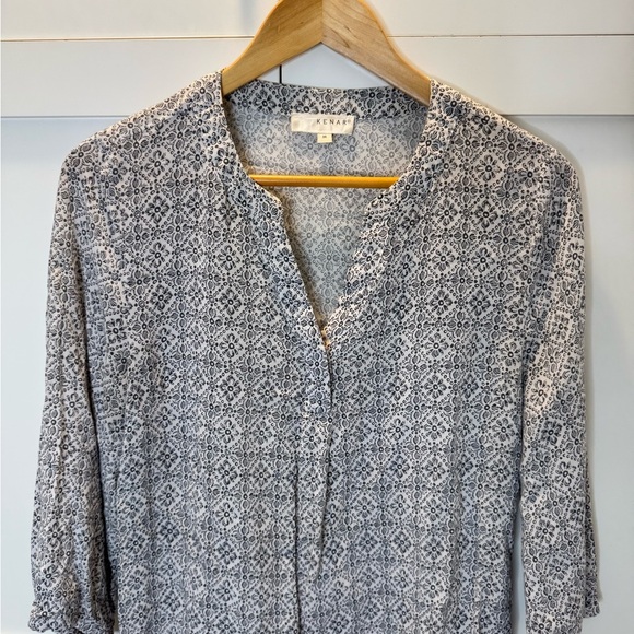 Kenar Gray White Patterned Blouse 3/4 Sleeve Size: Medium - Picture 3 of 6
